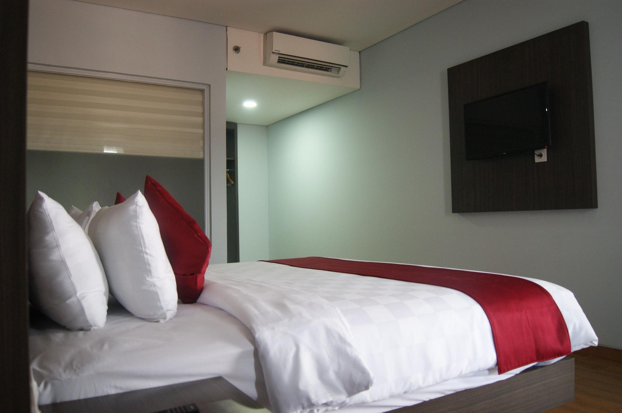 Merapi Merbabu Hotels Bekasi Exterior foto