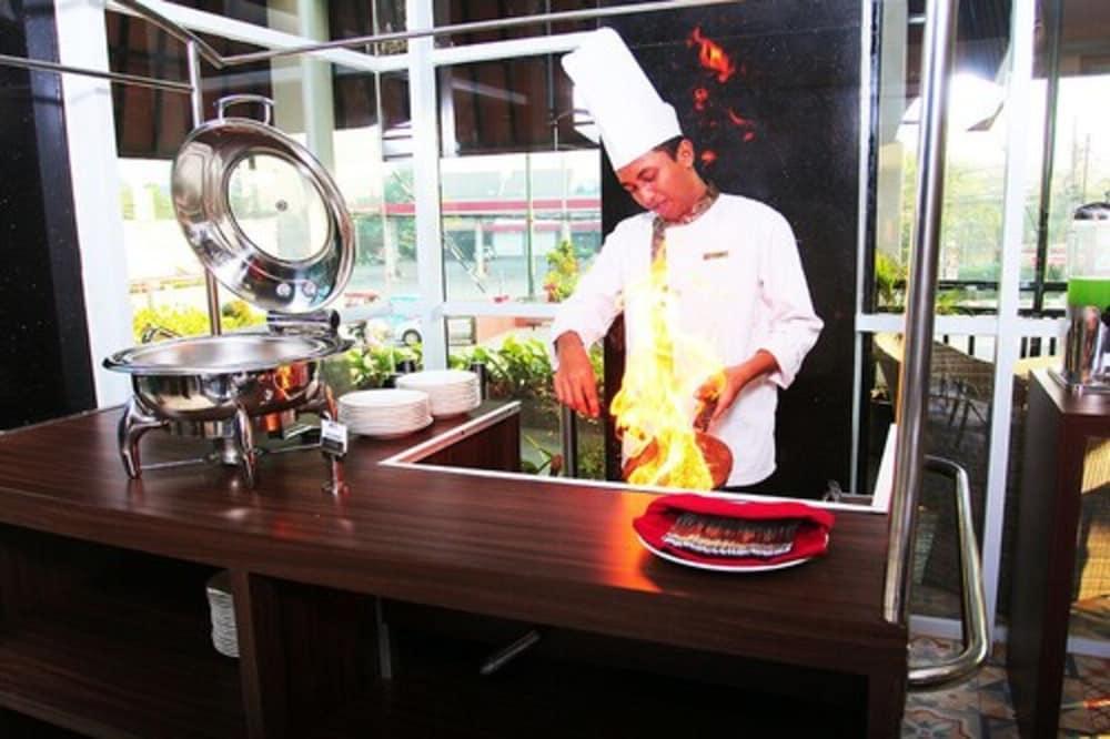 Merapi Merbabu Hotels Bekasi Exterior foto