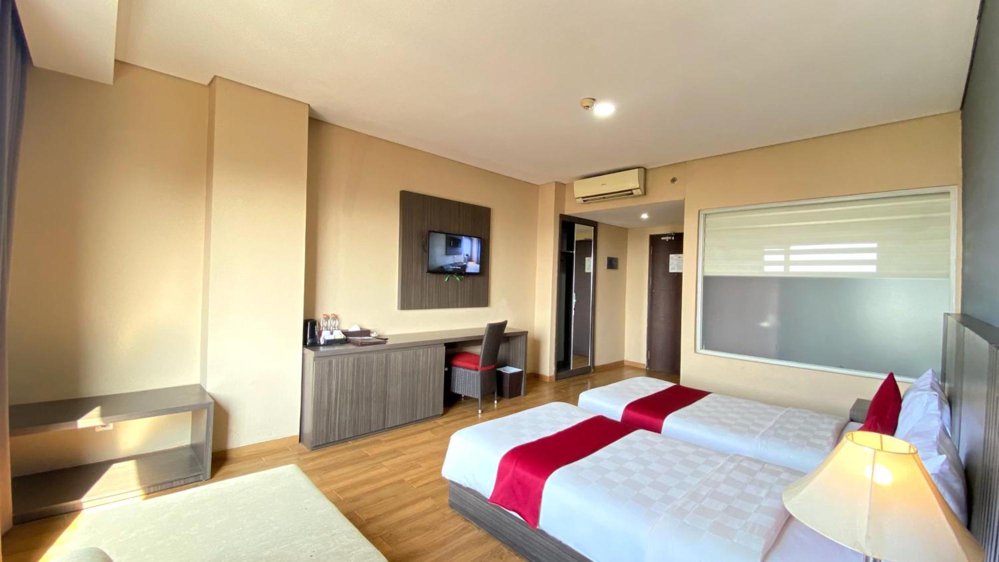 Merapi Merbabu Hotels Bekasi Exterior foto