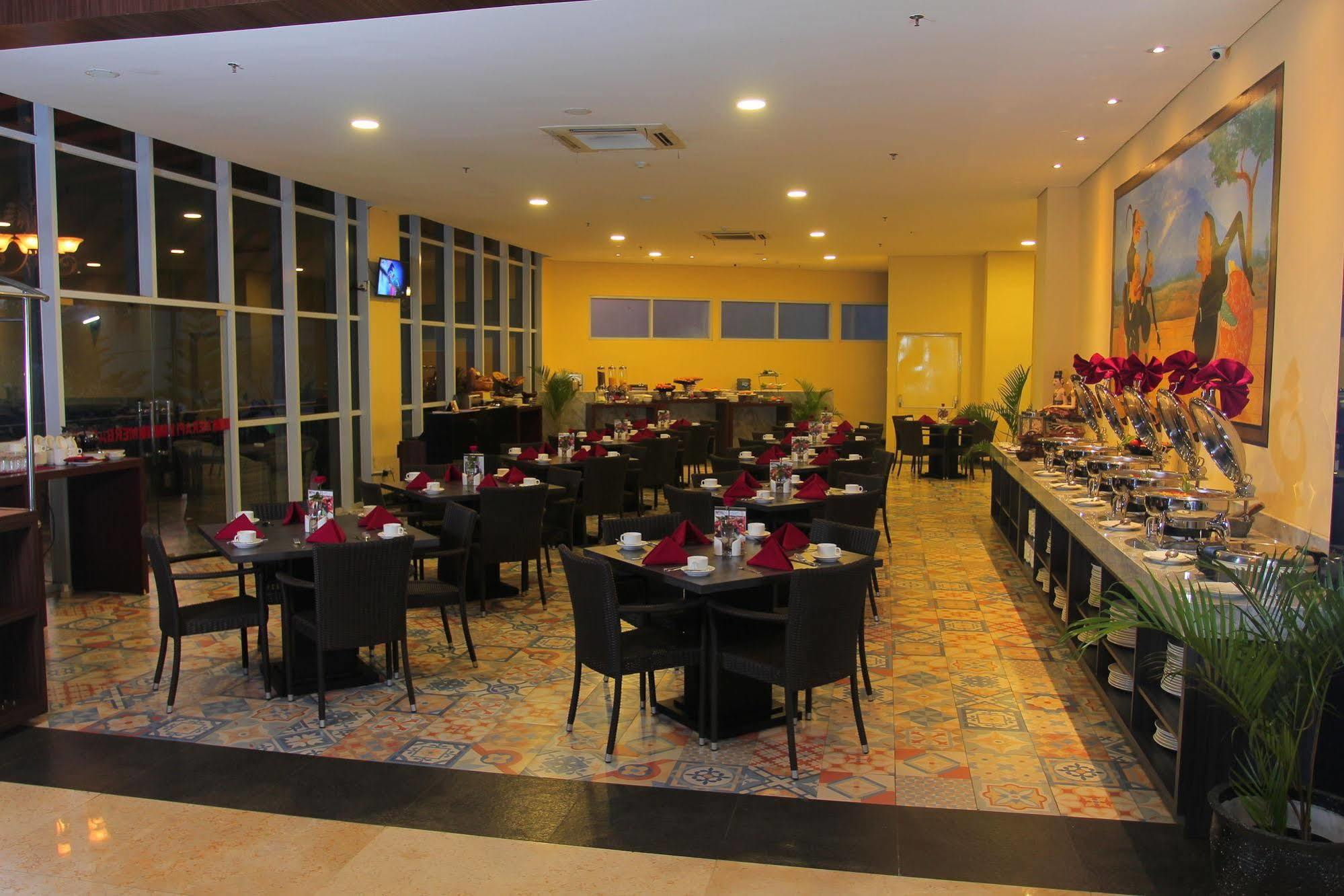 Merapi Merbabu Hotels Bekasi Exterior foto