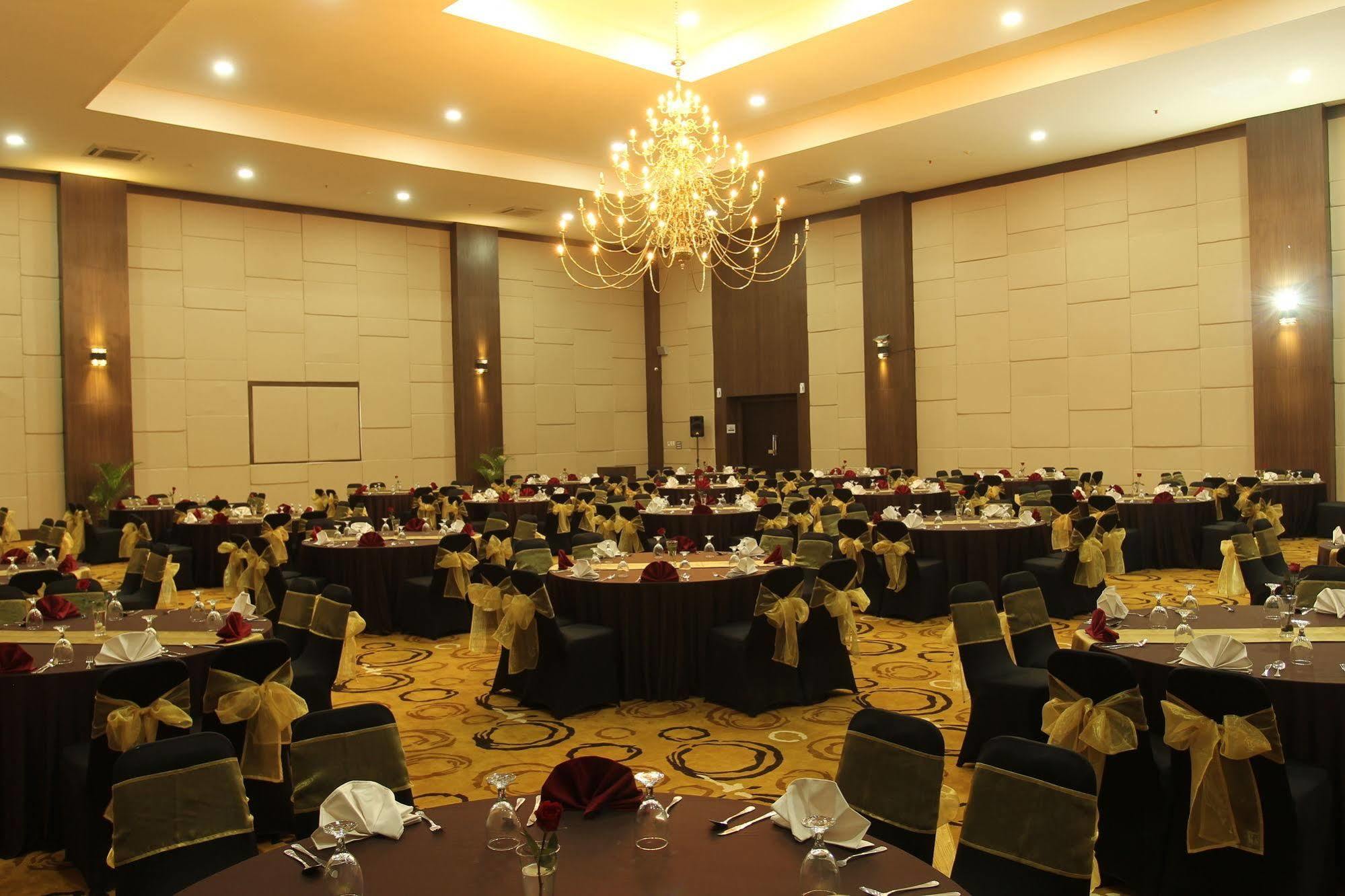 Merapi Merbabu Hotels Bekasi Exterior foto